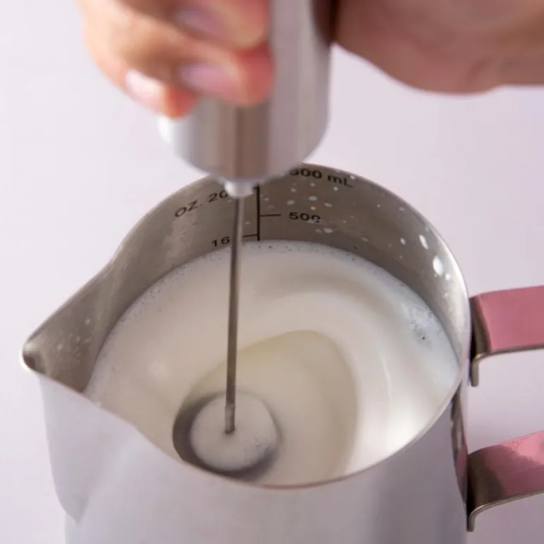 Lundi melkeskummer batteridrevet blank