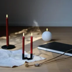 Lysestake 2-armet svart