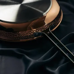 Modell YB stekepanne 28 cm hamret kobber