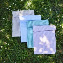 Monochrome Lines putetrekk 70x50 cm lys blå/hvit