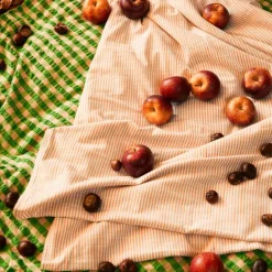 Monochrome Lines sengetøy 140x220 cm oker/hvit