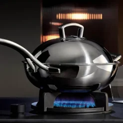 Multiply wokpanne med metallokk 32 cm