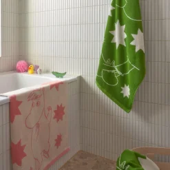 Mummi badehåndkle 70x140 cm stjerner rosa