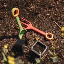 MyFirst Fiskars hagesett spade og kultivator til barn rød/grønn