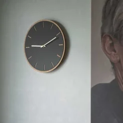 Nero veggklokke 28 cm svart linoleum m/kopper viser