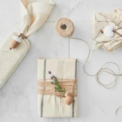 Nordic Tales ornament Acorn brun