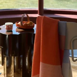 Oiva serveringsfat m/hank 20x13,5 cm terra/oransje