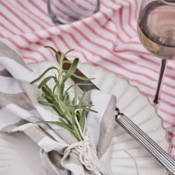 Olivia duk 220x140 cm hvit/mørk korall