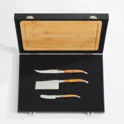 Ostebrett med 3 kniver i bambus