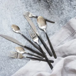 Ox bestikksett 16 deler svart/sølv