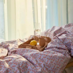 Pleasantly sengetøy 140x200 cm lys blå/rose