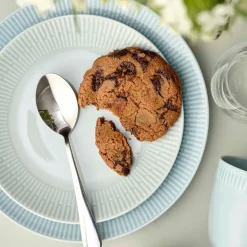 Relief tallerken 22 cm dusty green