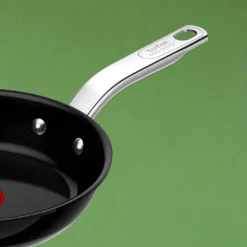 Renew+ stekepanne 24 cm svart