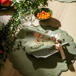 Scallopped dekkebrikke 2 stk 36 cm støvgrønn