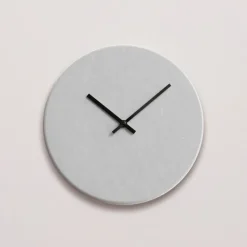 Shape light grey veggklokke 28 cm lysgrå m/svart viser