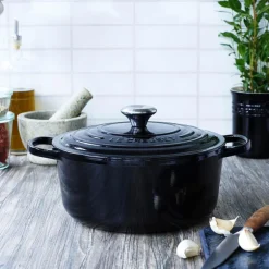 Signature støpejernsgryte rund 24 cm 4,2L black