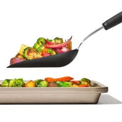 Skje til stekebrett 29 cm svart/stål