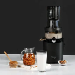 Slowjuicer REVO830 svart