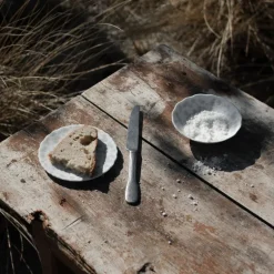 Slåpeblom bolle 12 cm varmgrå