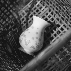 Slåpeblom vase varmgrå