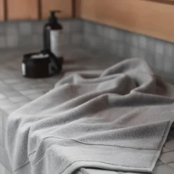 Spa håndkle 50x90 cm lys grå