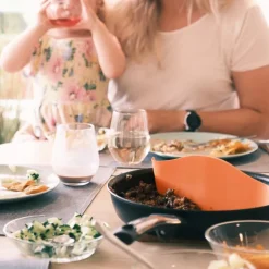 Splitten panneinndeler oransje