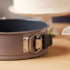 Springform 24 cm stål latte