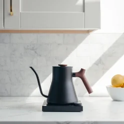 Stagg EKG Pro elektrisk vannkoker 0,9L matt svart/valnøtt