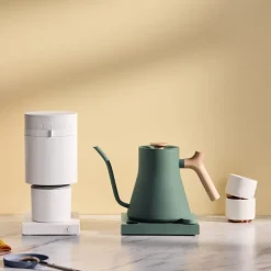 Stagg EKG Pro elektrisk vannkoker 0,9L smoke green/lønnetre