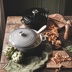 Stenfors støpejernsgryte rund 4,4L svart