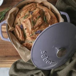 Støpejernsgryte 24 cm 4,4L lavendel