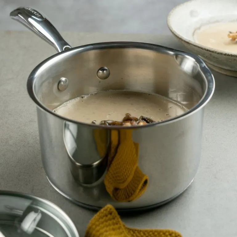 STS kasserolle m/ lokk 1,8L/16 cm