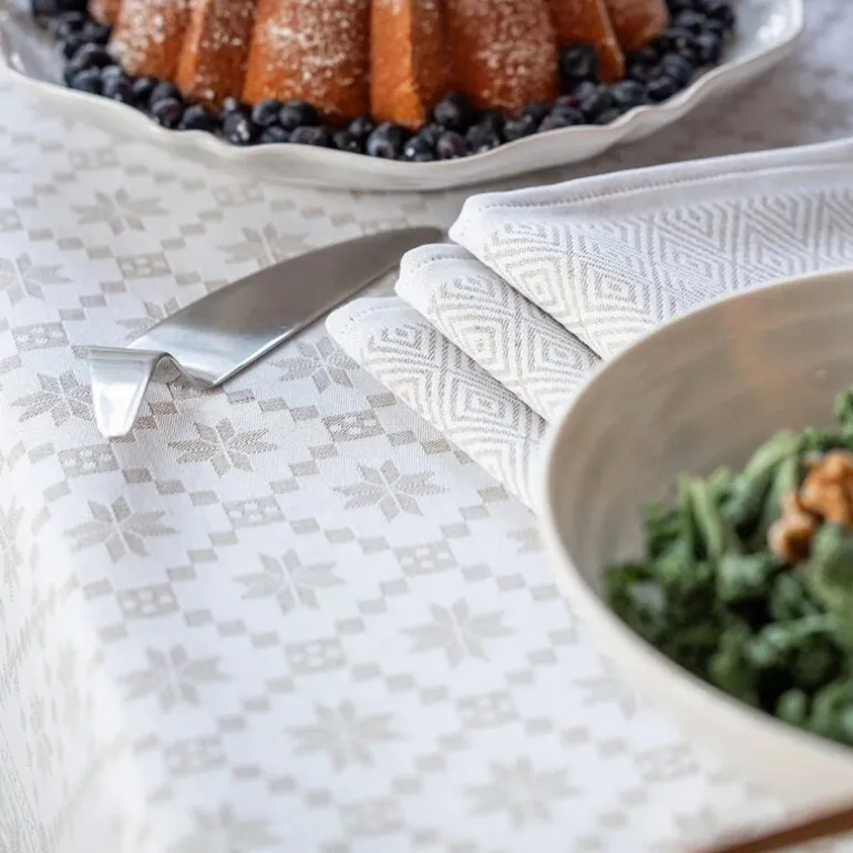 Åttebladrose bordduk 150x310 cm beige