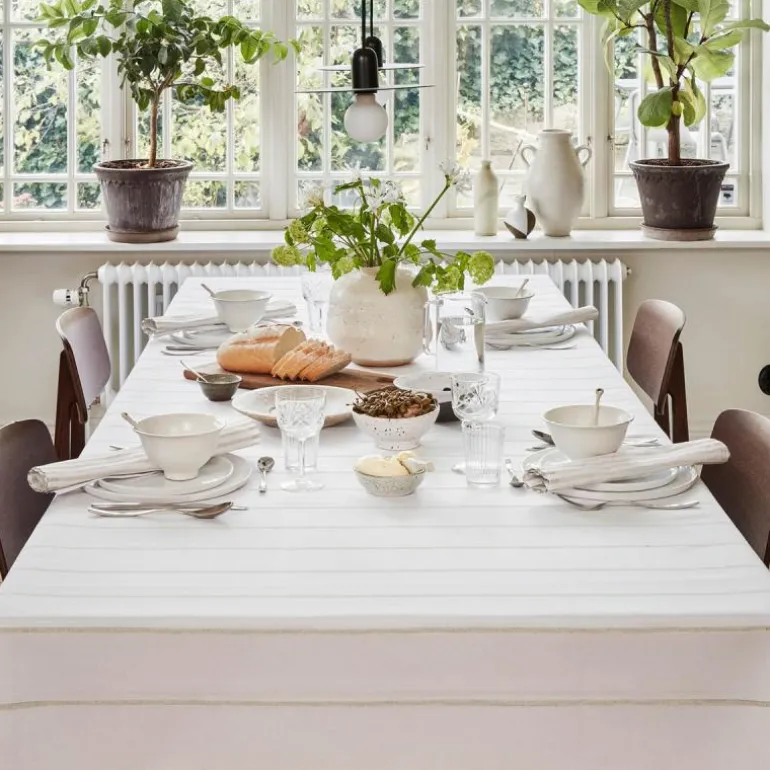 Tvärs bordduk 150x250 cm beige