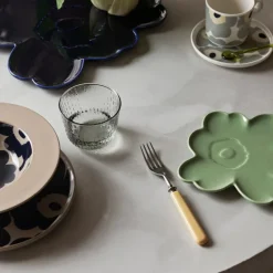 Unikko asjett 20 cm blomsterform sage