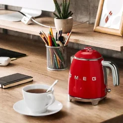 Vannkoker KLF05 mini 0,8L rød