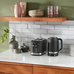 Vannkoker med termostat 5KEK1701EBK 1,7L cast iron black