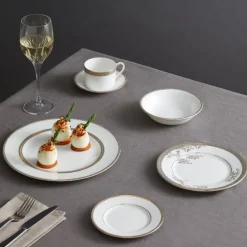 Vera Wang Lace Gold oval serveringsskål 24 cm