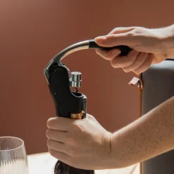 Vinåpner med spakarm og foliekutter 15,5 cm svart